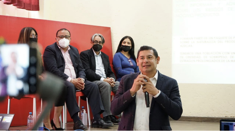 “A favor de la salud de la niñez represento al pueblo y no a los intereses comerciales”, sentenció Armenta