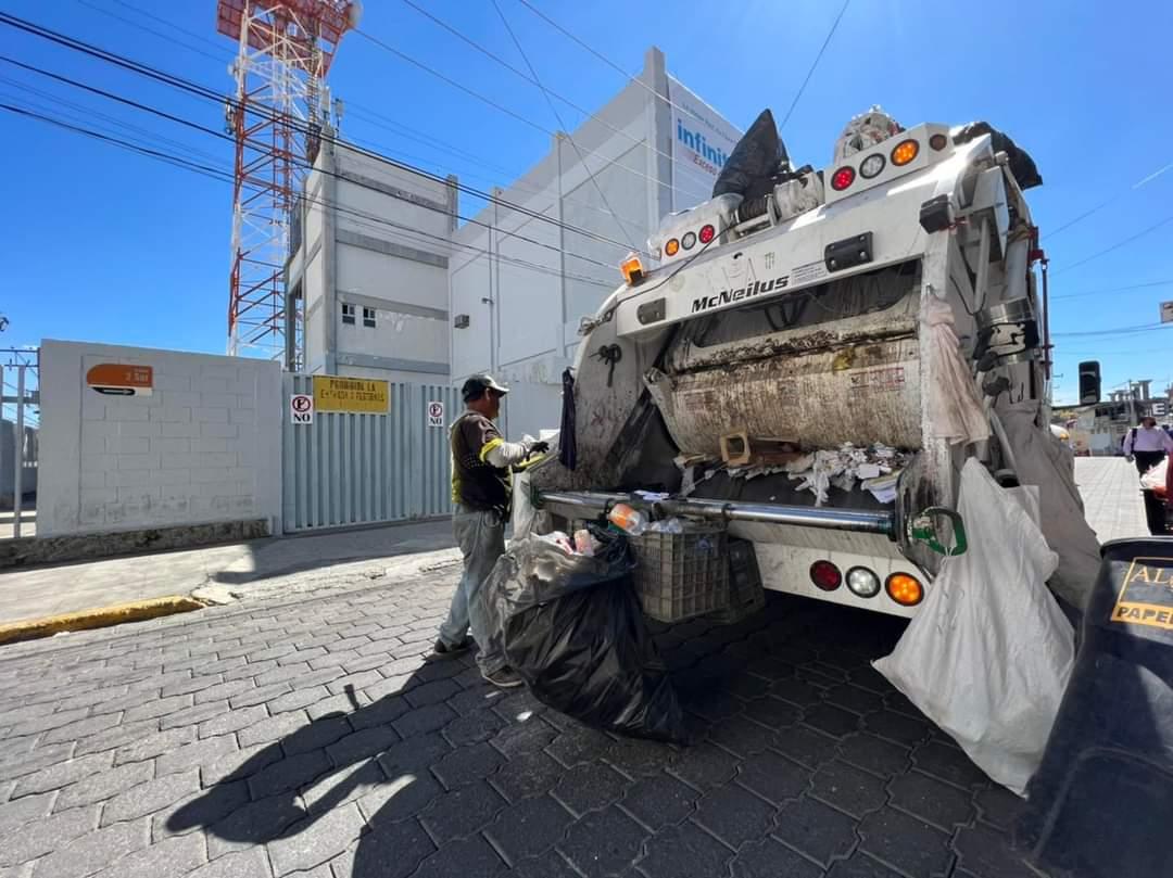 En Atlixco hay servicio nocturno de recolección de basura en la zona de la Villa iluminada