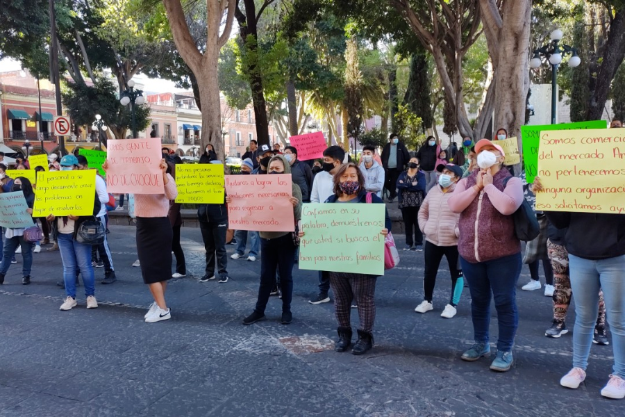 Habrá mesa de diálogo entre locatarios del Mercado Amalucan e inconformes de la 28 de Octubre
