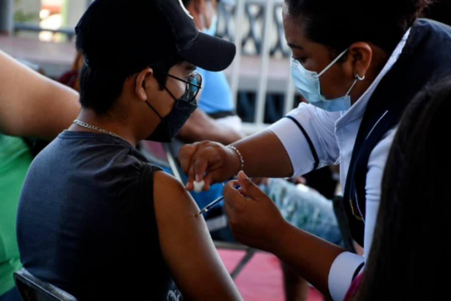 El sector salud aplicó más de 120 mil vacunas a poblanos de 15 a 17 años en siete municipios