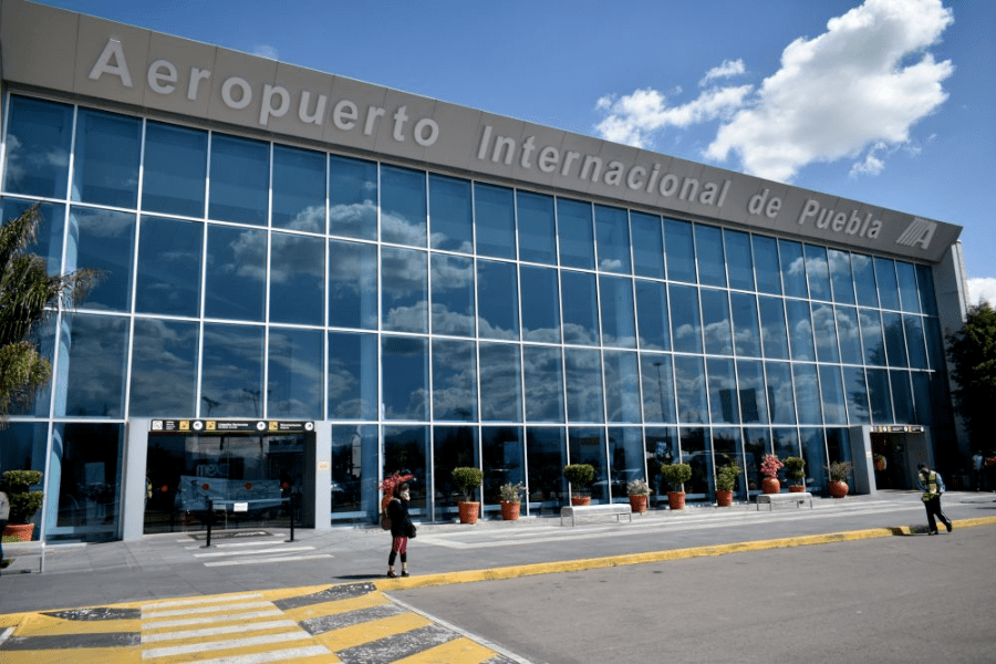 Barbosa plantea que privados operen 51 % del aeropuerto de Puebla