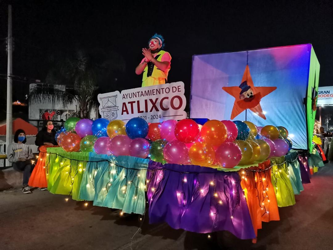 La alegría e ilusión, enmarcan el desfile de Reyes en Atlixco