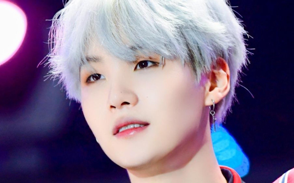 Suga, de BTS, se ha recuperado de covid-19; aún hay dos miembros más contagiados