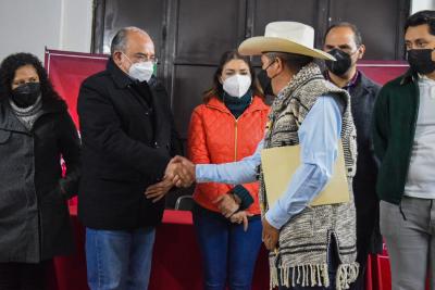 Entrega Pepe Márquez constancias de mayoría a los 11 presidentes auxiliares electos