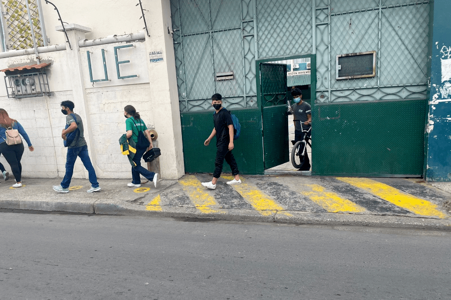 Se mantienen las clases presenciales pese a la cuarta ola de COVID