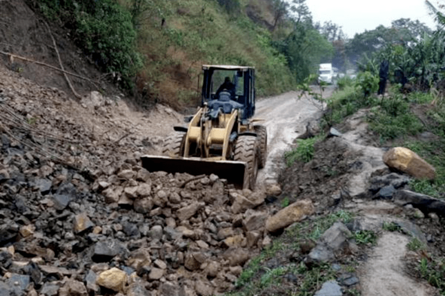 Infraestructura trabaja para liberar la Carretera Interserrana