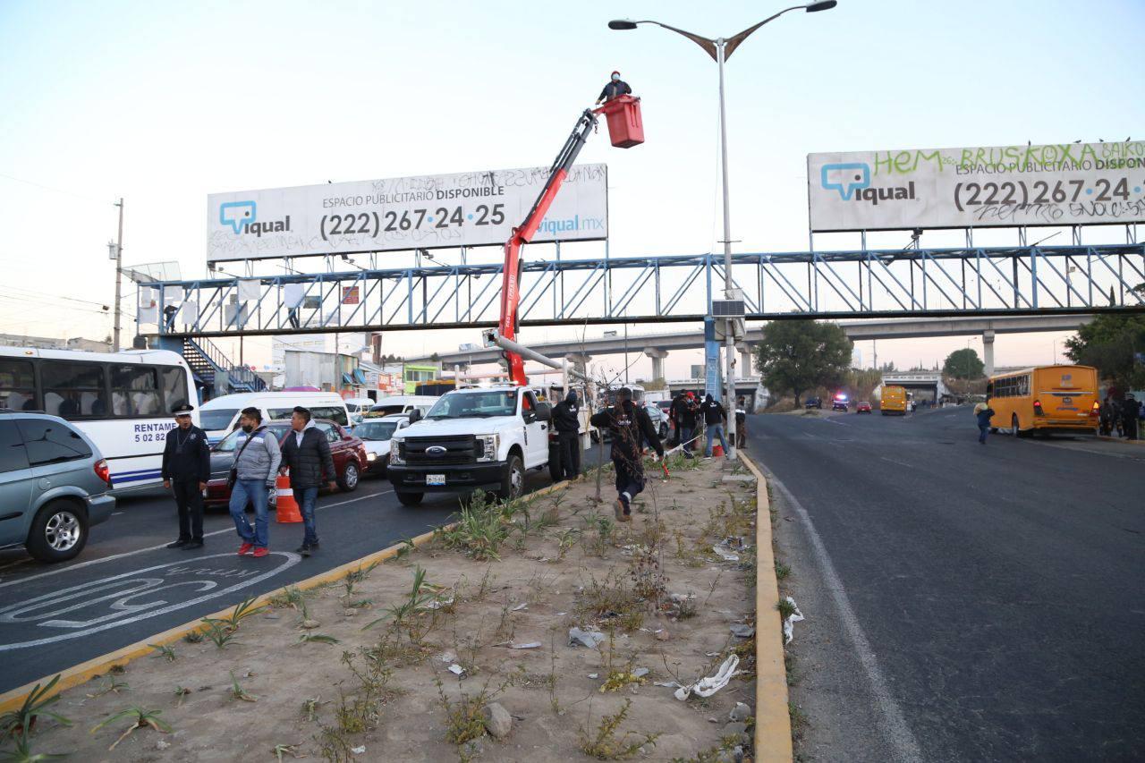 Ayuntamiento de Puebla trabaja en vialidades en el bulevar Carmen Serdán