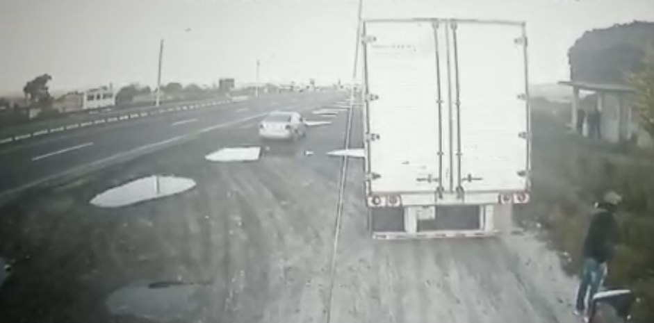 Levantan a trailero, grullero y ajustador en la autopista Puebla – Córdoba 