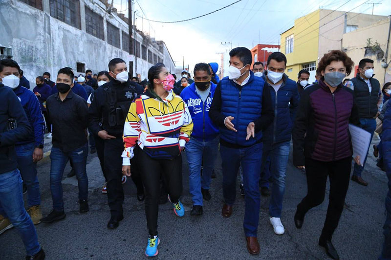Rivera Pérez escucha las demandas de vecinos del Barrio de Santa Anita