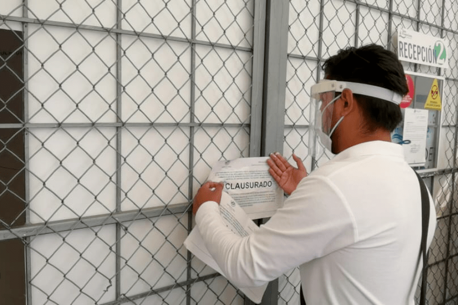 Clausuran 33 laboratorios en Puebla por aplicar pruebas de detección de COVID no autorizadas