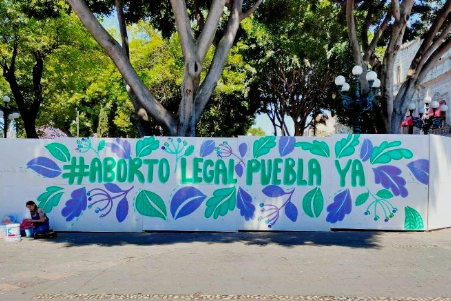 Feministas consideran insuficiente la iniciativa para despenalizar el aborto que se cocina en el Congreso de Puebla