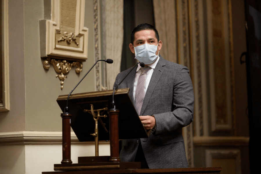 El novato del gabinete poblano, Daniel Iván Cruz Luna, secretario de Seguridad Pública, comparece ante el Congreso