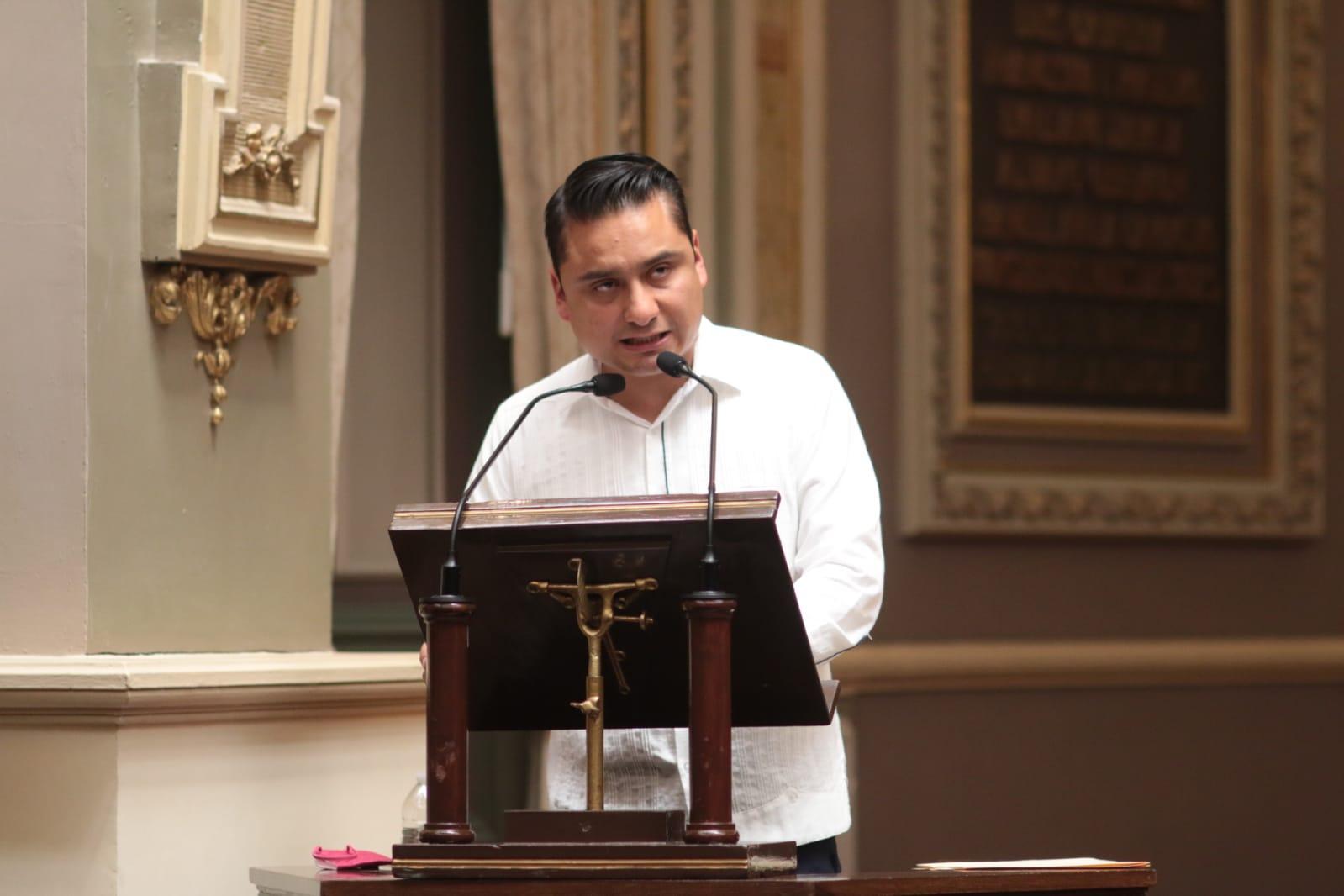 Iván Herrera solicita al Registro Civil exentar de cobros a adultos mayores