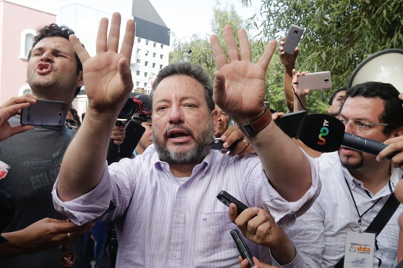 Eukid Castañón denuncia ante la FGR; dice que personal de Tepexi violó sus derechos humanos