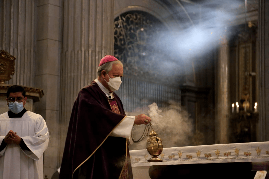 Ayuno y oración por Ucrania, pide el arzobispo en el Miércoles de Ceniza