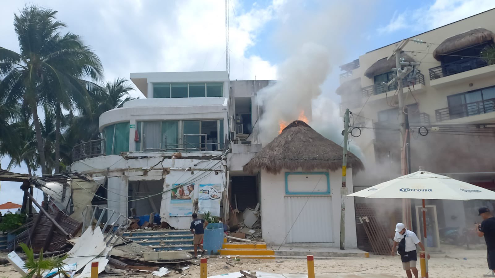 Explosión en restaurante de Playa del Carmen deja dos fallecidos