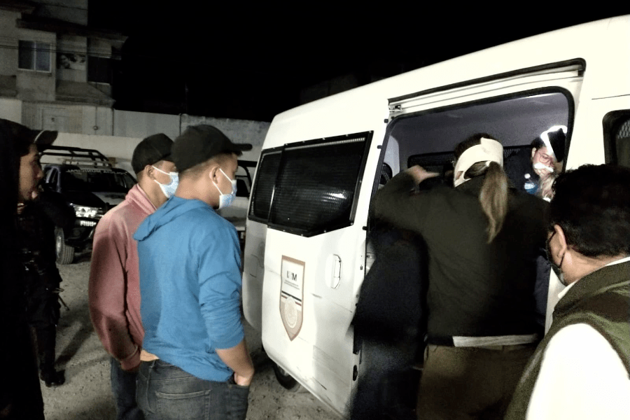 Rescatan a 102 migrantes en Acajete