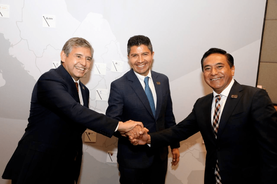 Se forma la Asociación de Ciudades Capitales de México; Rivera Pérez asiste en representación de Puebla