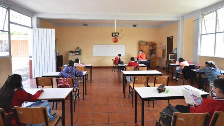 Barbosa envía al Congreso una iniciativa para incluir el programa de Escuelas de Tiempo Completo en la Ley de Educación local