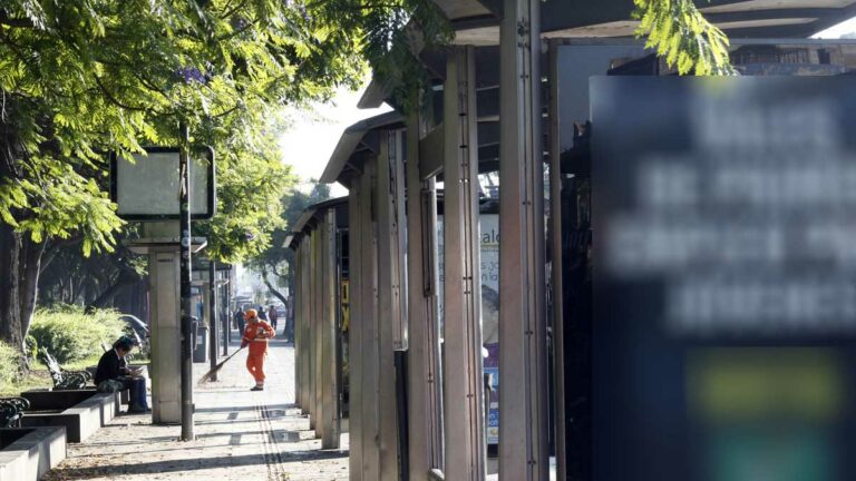 Rivera le responde a Céspedes: el Ayuntamiento no requiere la autorización del Congreso para concesionar los paraderos del transporte público