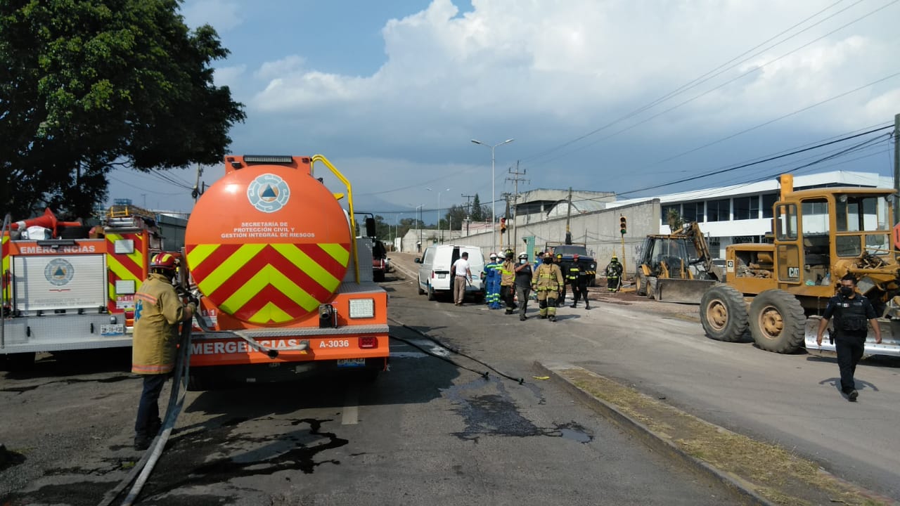 Evacuaron la planta de Pepsi tras fuga de gas provocada por la perforación accidental de un ducto