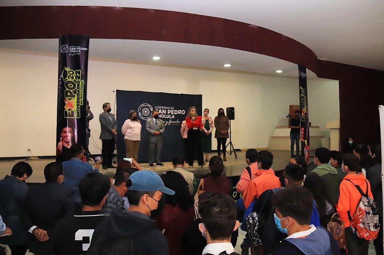 Paola Angon inaugura Expo-Universidades 2022