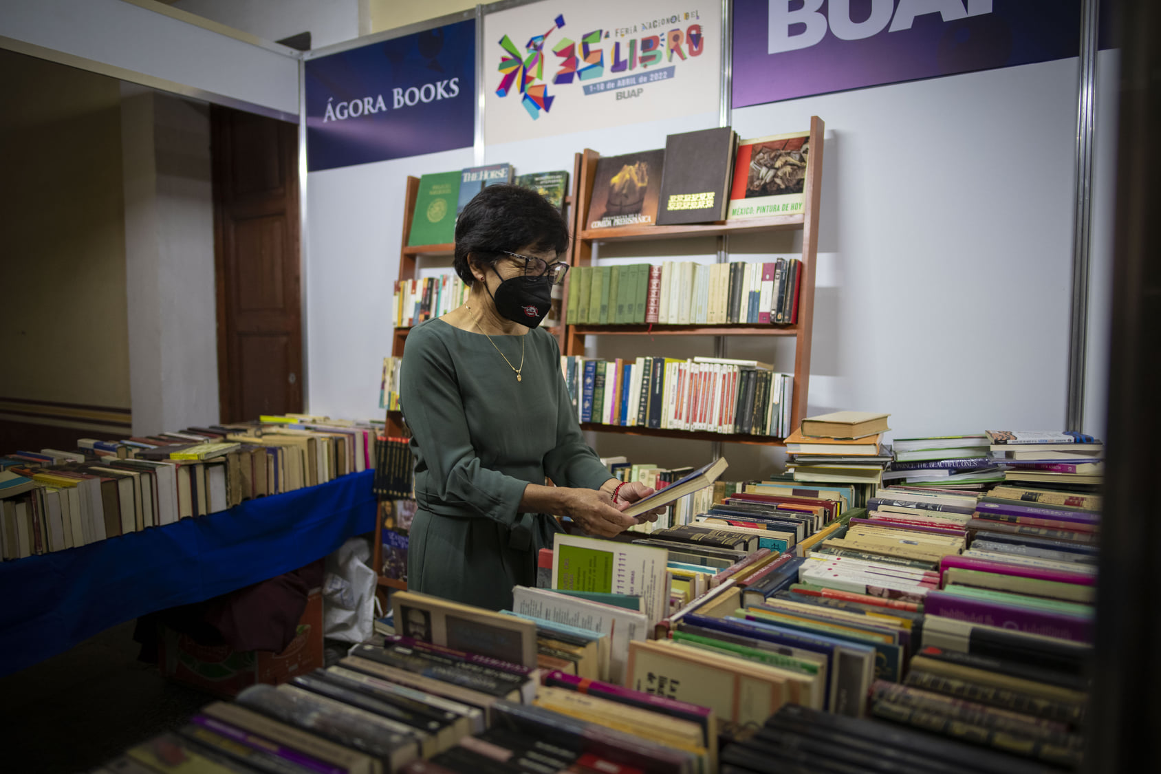 Cuauhtémoc Cárdenas, Anabel Hernández, Juan Villoro, Beatriz Gutiérrez Müller, Elena Poniatowska… la Feria del Libro de la BUAP es una constelación de personalidades