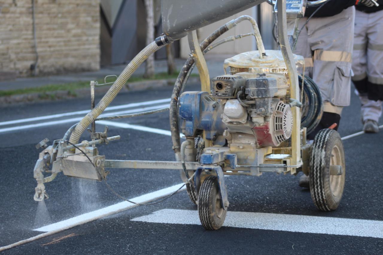 Para no generar caos vehicular, el pintado de cajones para los parquímetros será de noche