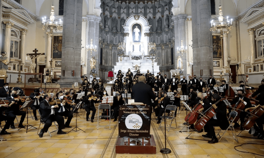 Por desatender a las bandas de música y coro normalista, Barbosa tilda de «incultos» a sus antecesores
