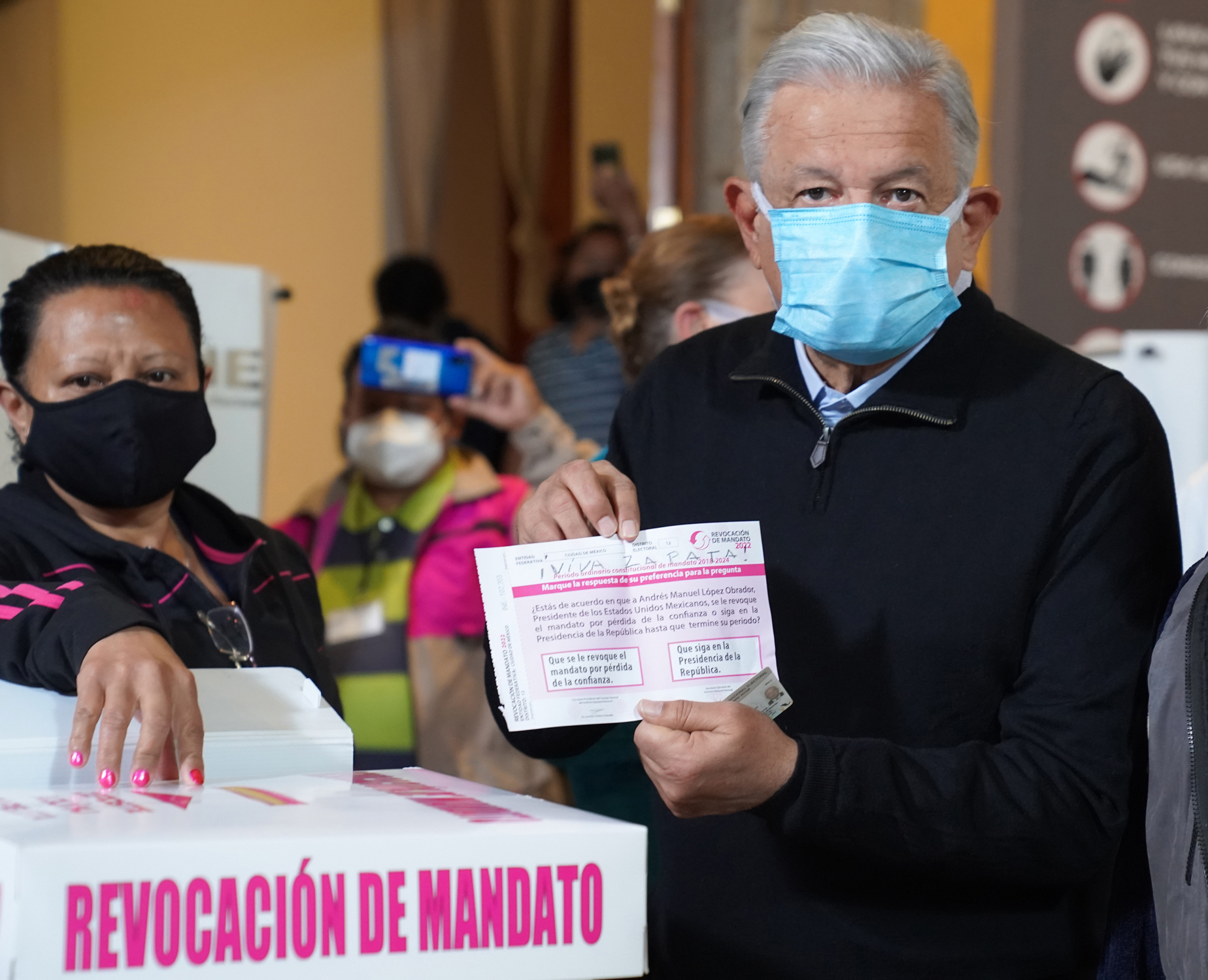 AMLO votó por Emiliano Zapata