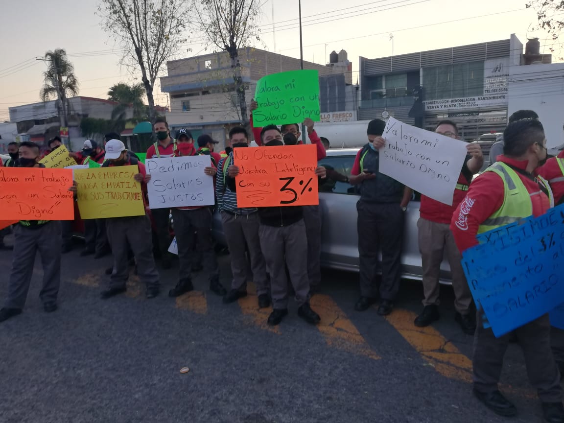 Trabajadores de Coca-Cola en Puebla protestaron por aumento salarial
