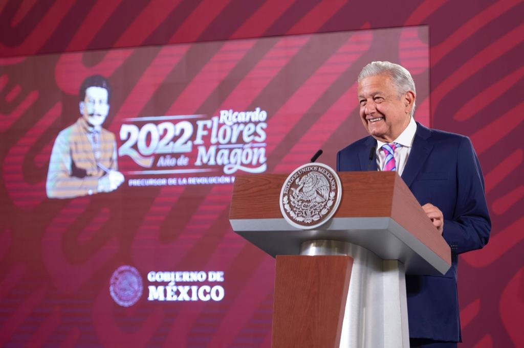 Periodistas de México contarán con seguro social y pensiones, pagadas por el gobierno federal: AMLO
