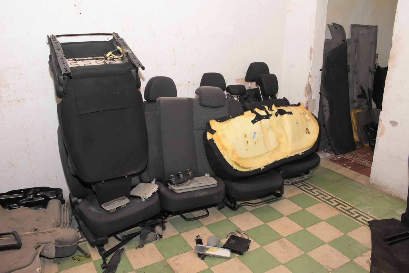 Policía Municipal de Puebla localiza inmueble en Xanenetla donde se desmantelaban vehículos