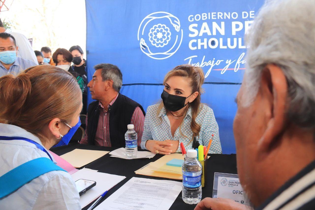 Ayuntamiento de San Pedro Cholula realiza jornada de atención ciudadana “Va por Todos”, en Cocoyotla 