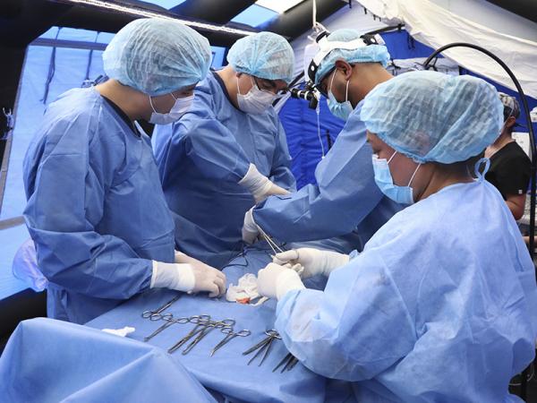 Realizan 14 cirugías ambulatorias en hospital móvil durante el Martes Ciudadano