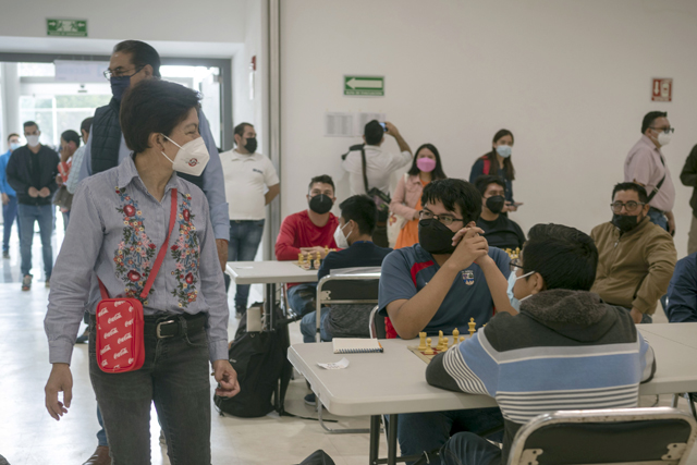 Gana BUAP cuatro de los ocho premios en el medio maratón de ajedrez 