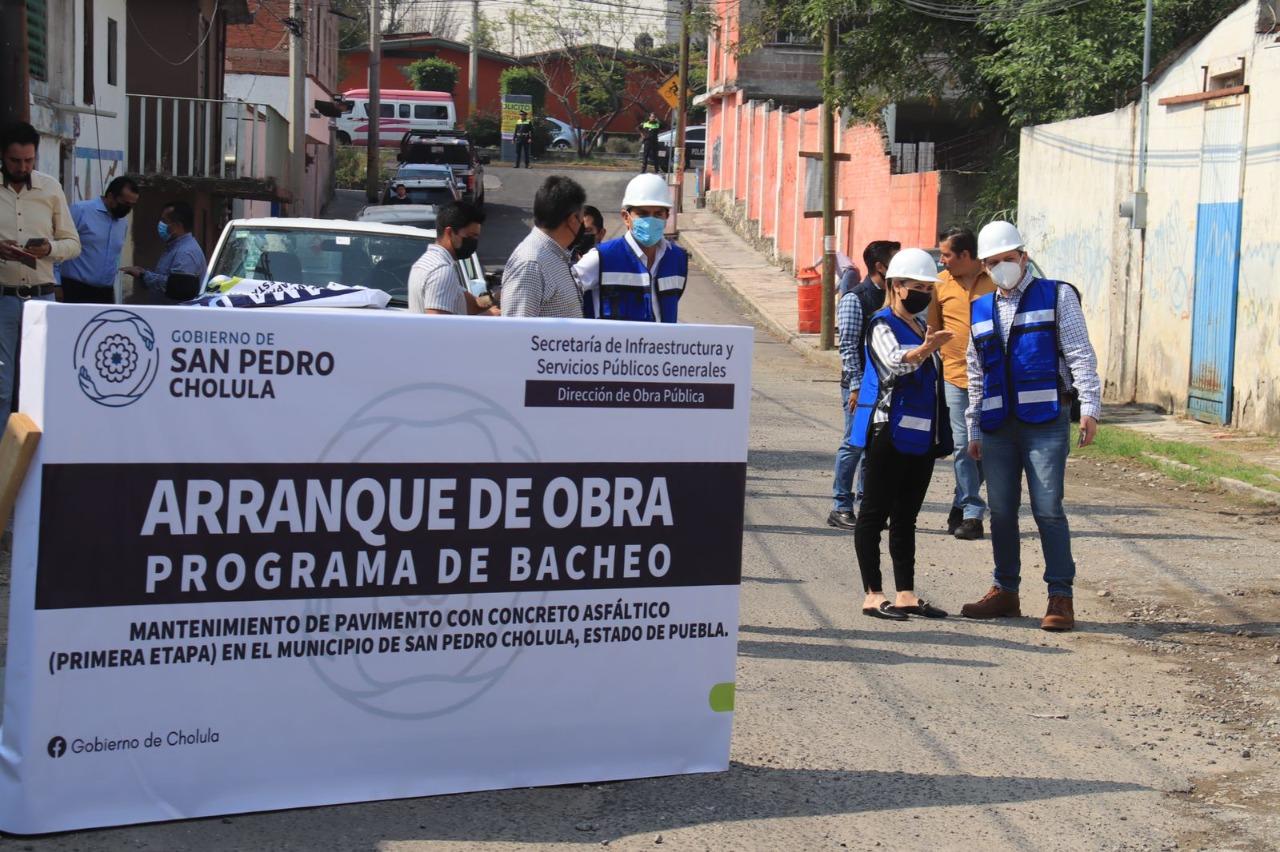 Paola Angon da banderazo a programa intensivo de bacheo en Rafael Ávila Camacho 