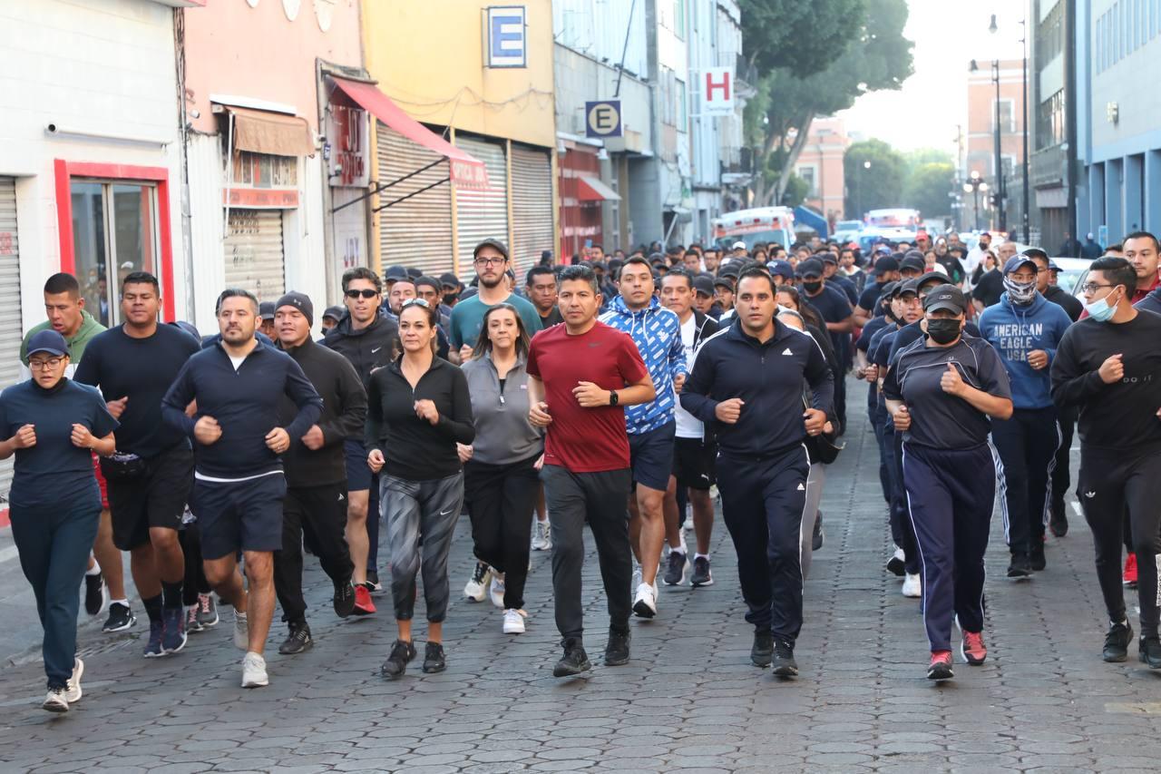 Eduardo Rivera encabeza tercera carrera recreativa con cadetes