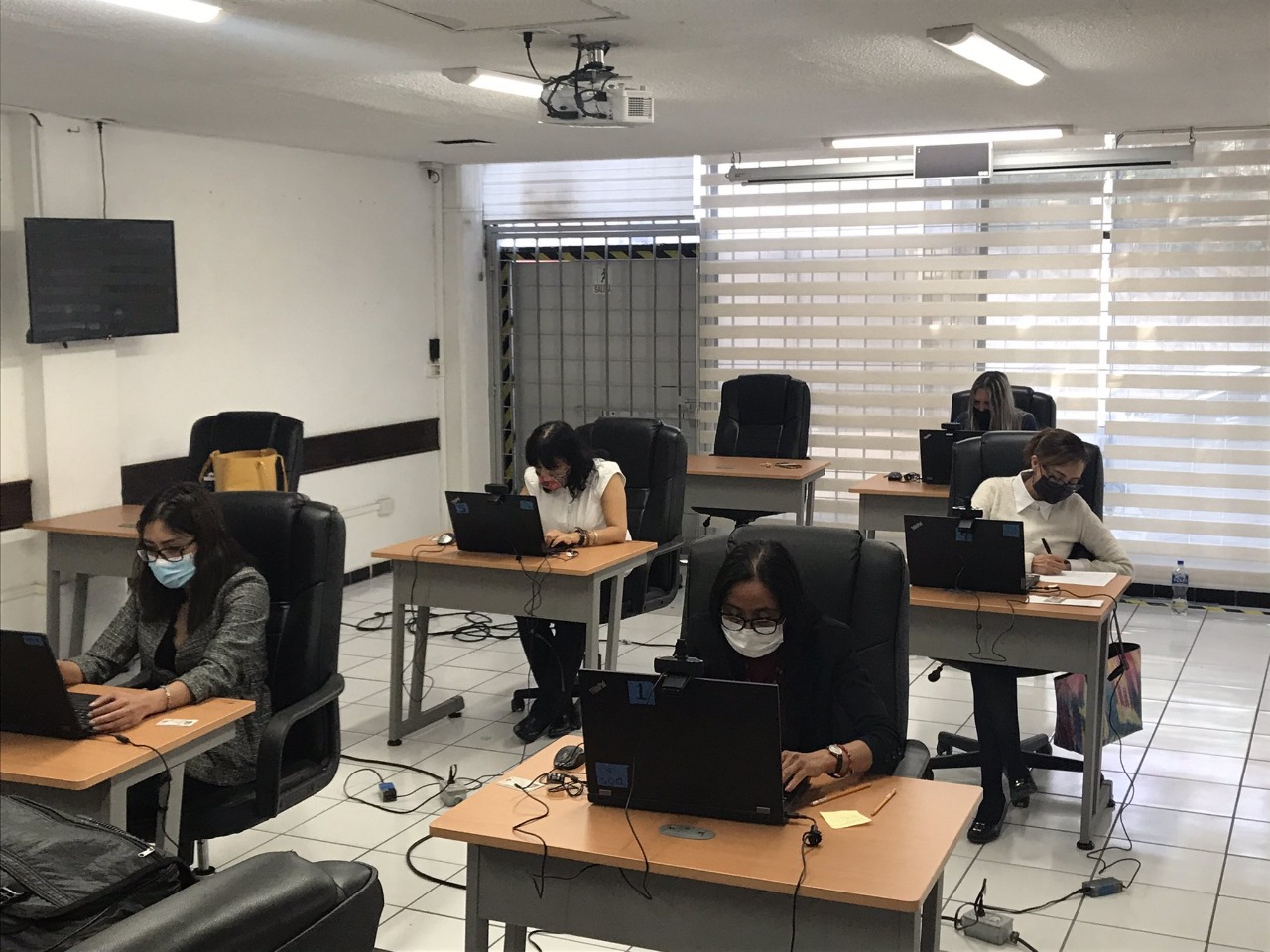 Avanza el proceso de selección para la nueva presidenta del IEE