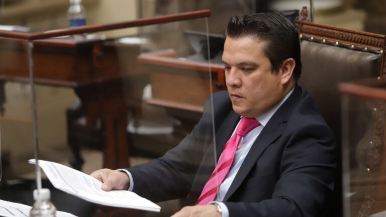 Gerardo Islas Maldonado, en el ojo del huracán por ratero
