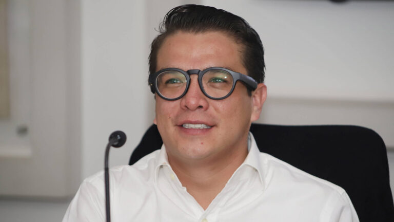Una huella de corrupción persigue a Gerardo Islas
