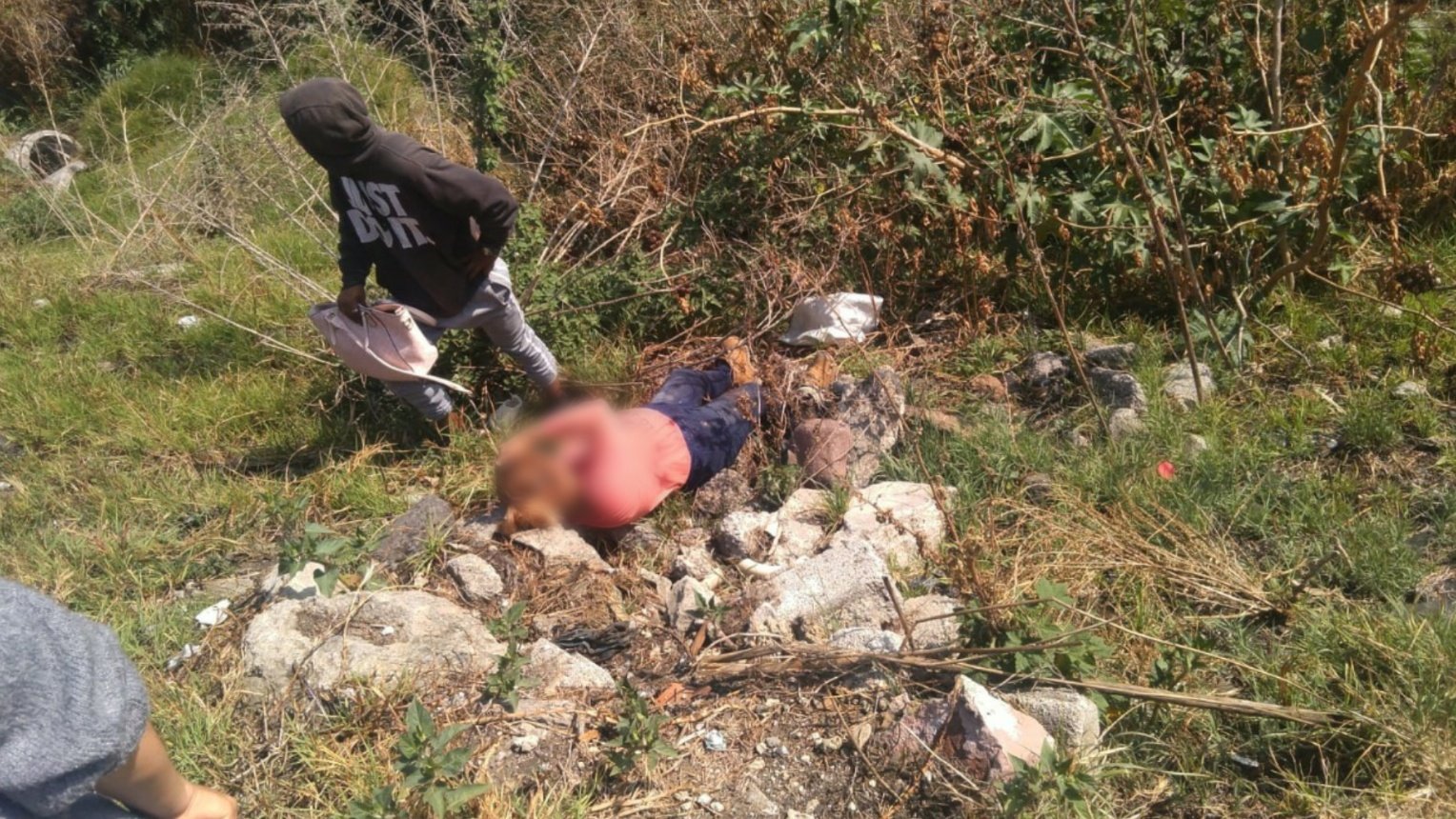 En intento de asalto, mujer cae a barranca de San Aparicio