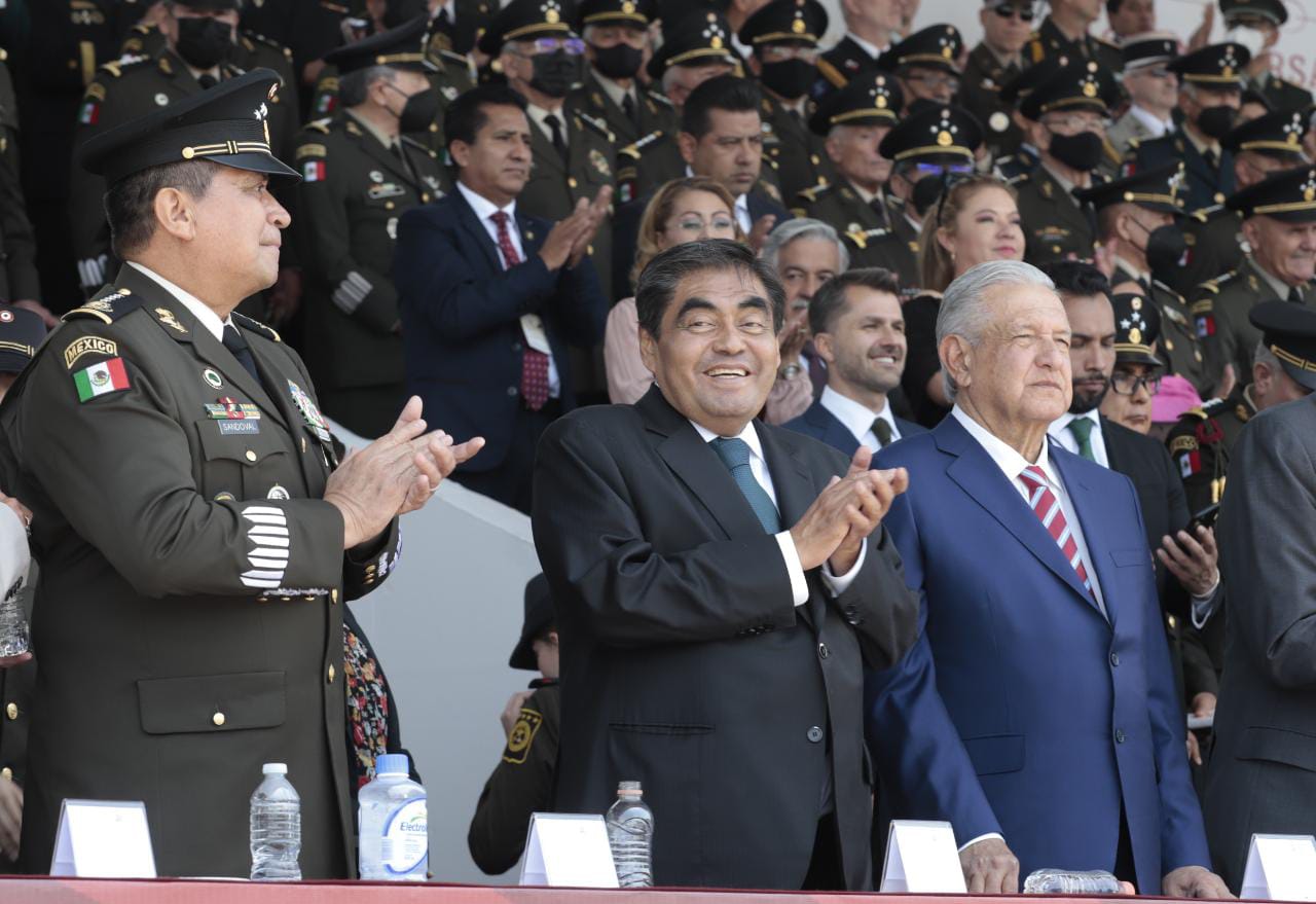 El mayor privilegio de mi vida, encabezar el Desfile del 5 de Mayo: Barbosa