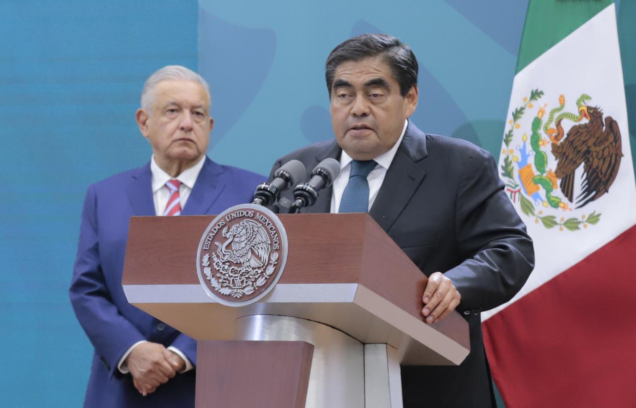 López Obrador ofrece a Puebla su respaldo para mejorar el aeropuerto de Huejotzingo