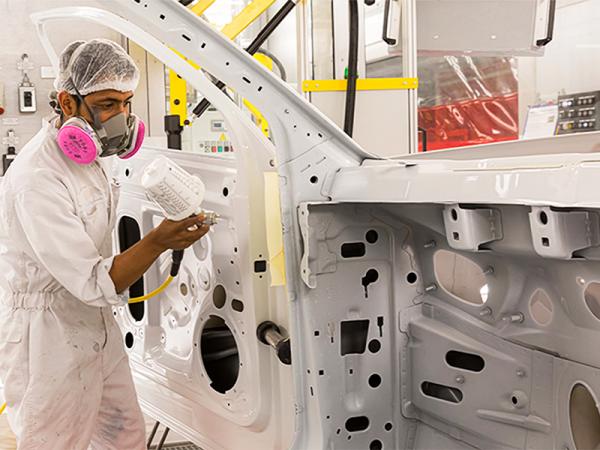 Aumenta 35 % la producción en la industria manufacturera