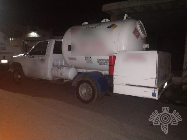 Policía Estatal recupera tres pipas de gas en Texmelucan