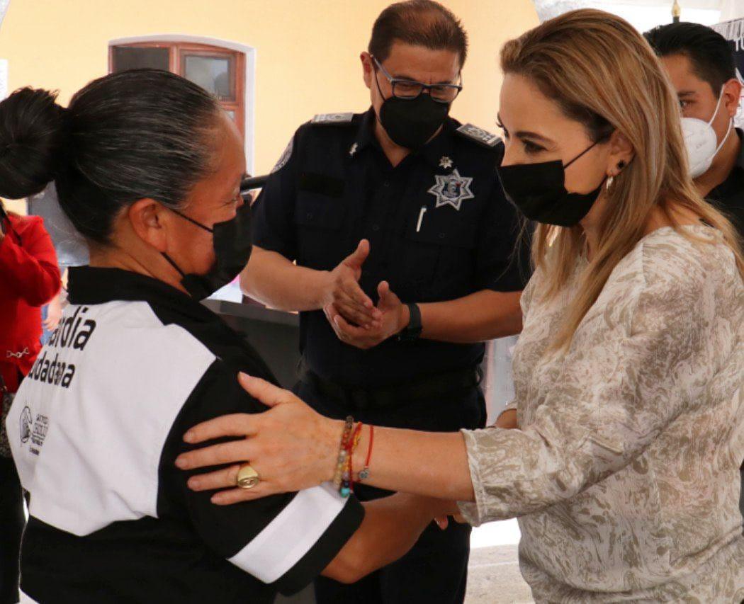 Paola Angón y la cadena Oxxo reconocen a elementos de la SSC