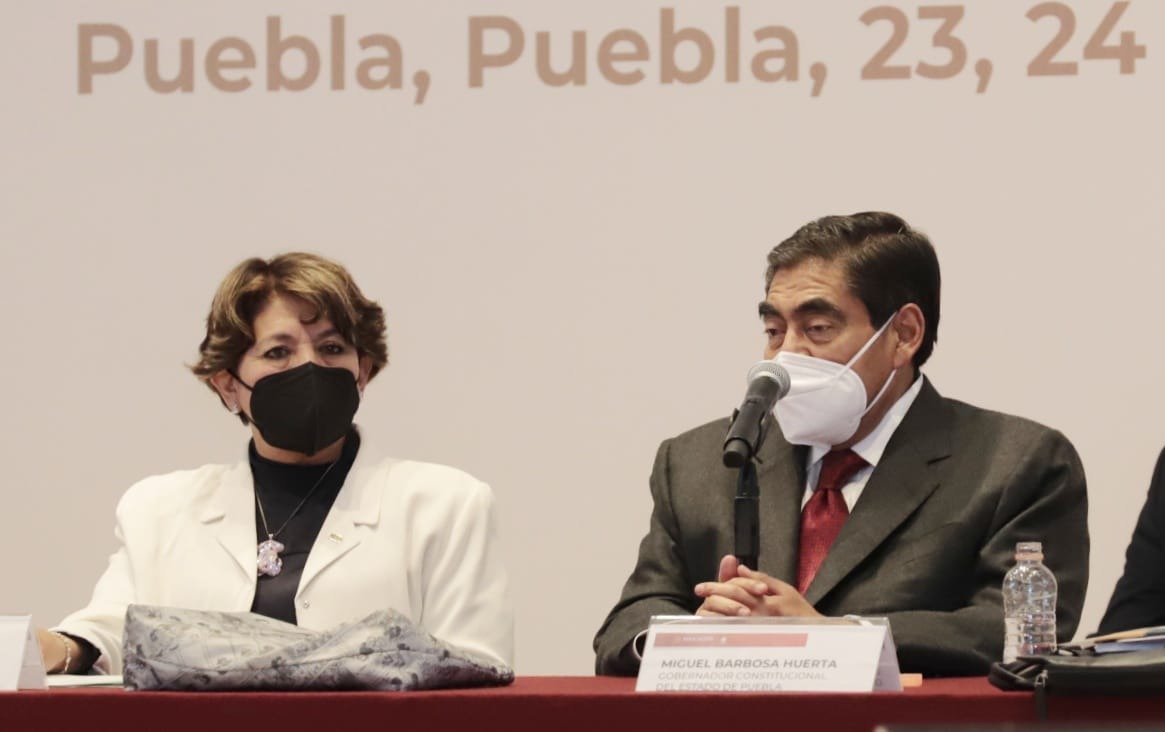 Delfina Gómez aclara que no desaparecerán los grados educativos