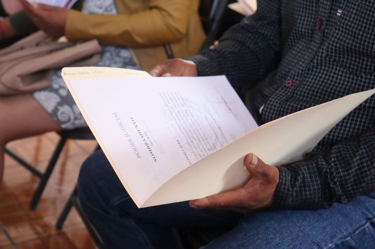 Ayuntamiento de Zautla entrega nombramientos a jueces