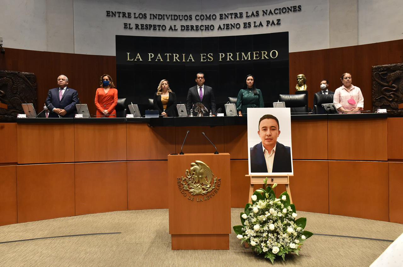 En el Congreso de la Unión, guardan un minuto de silencio en memoria de Daniel Picazo